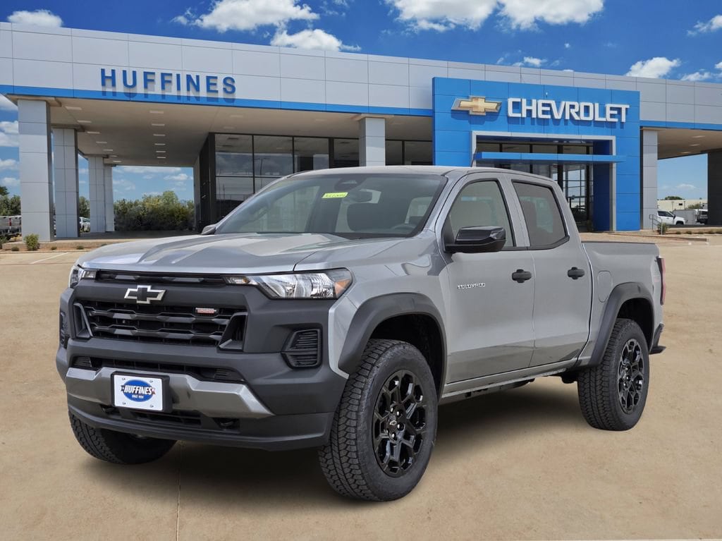 2026 Chevrolet Colorado Trail Boss - Photo 2