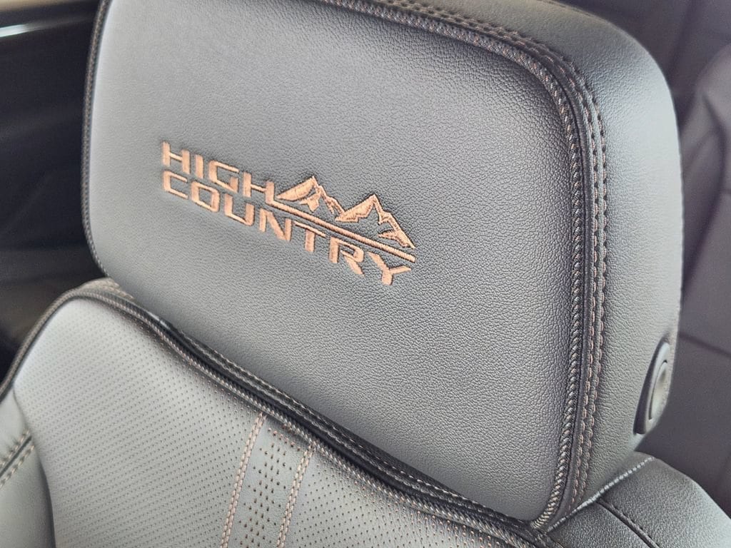 2026 Chevrolet Suburban High Country - Photo 13