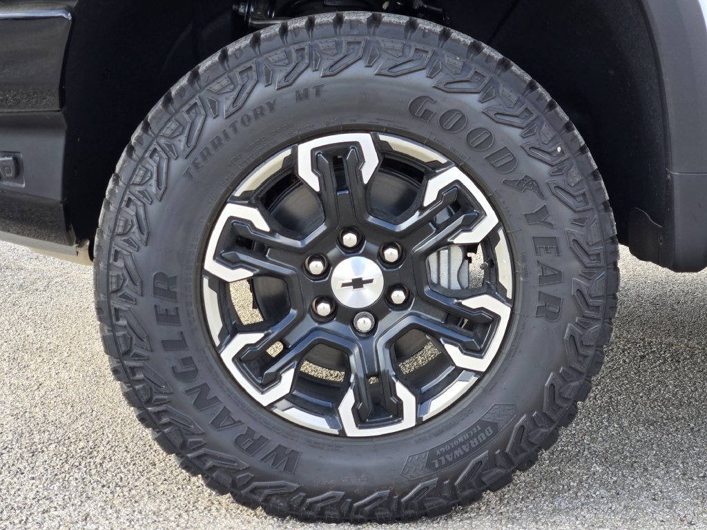 2026 Chevrolet Silverado 1500 ZR2 - Photo 10