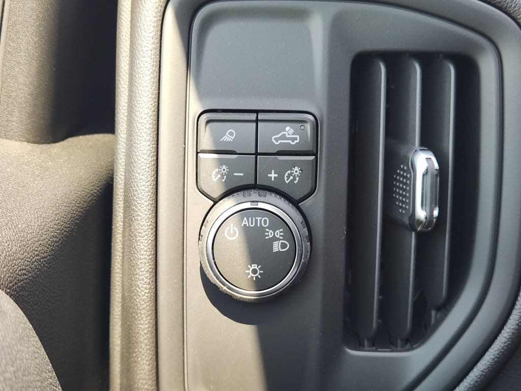 2026 Chevrolet Silverado 2500 HD Custom - Photo 18