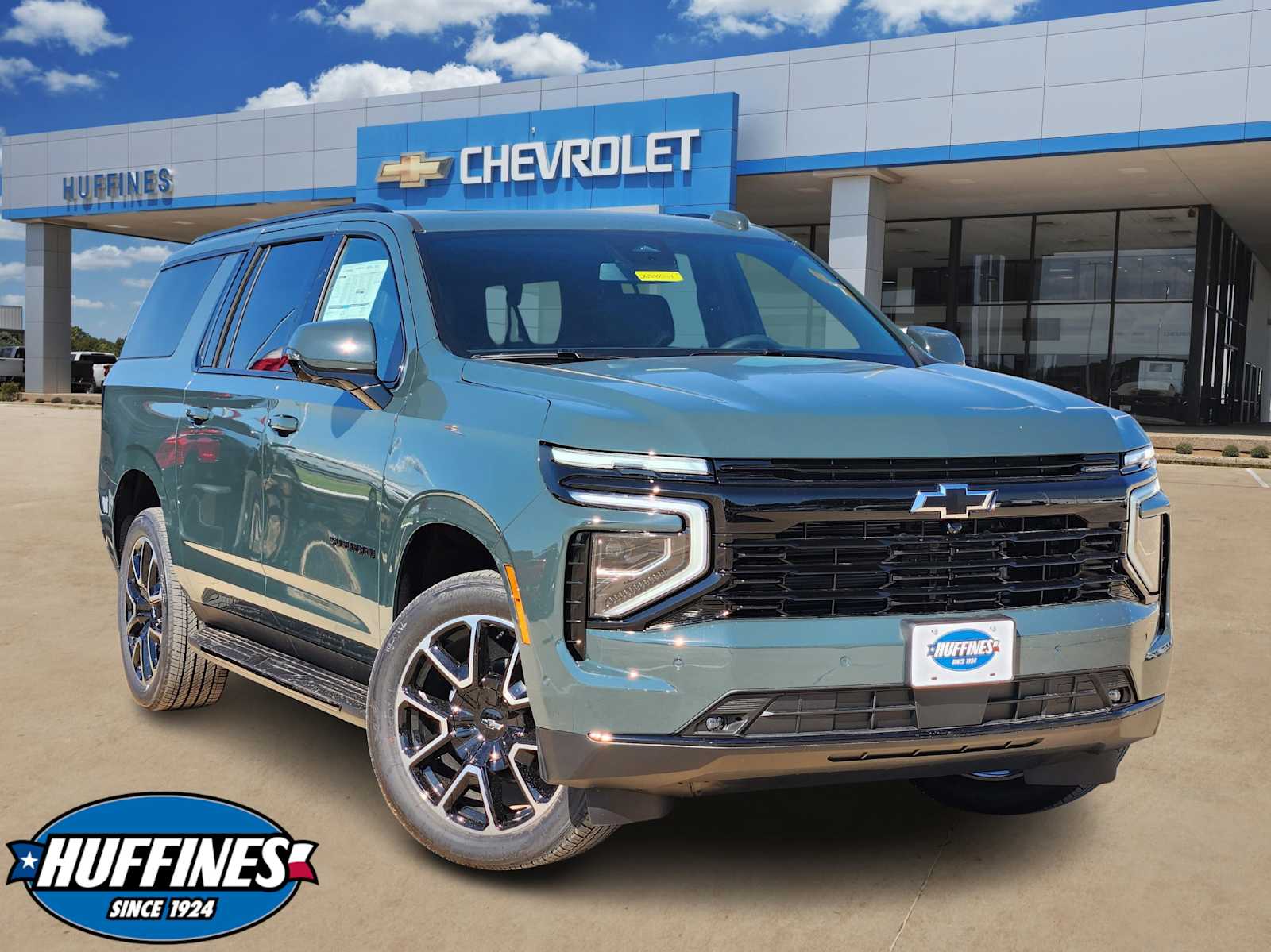 2026 Chevrolet Suburban RST's photo