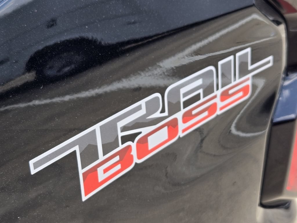 2026 Chevrolet Colorado Trail Boss - Photo 9