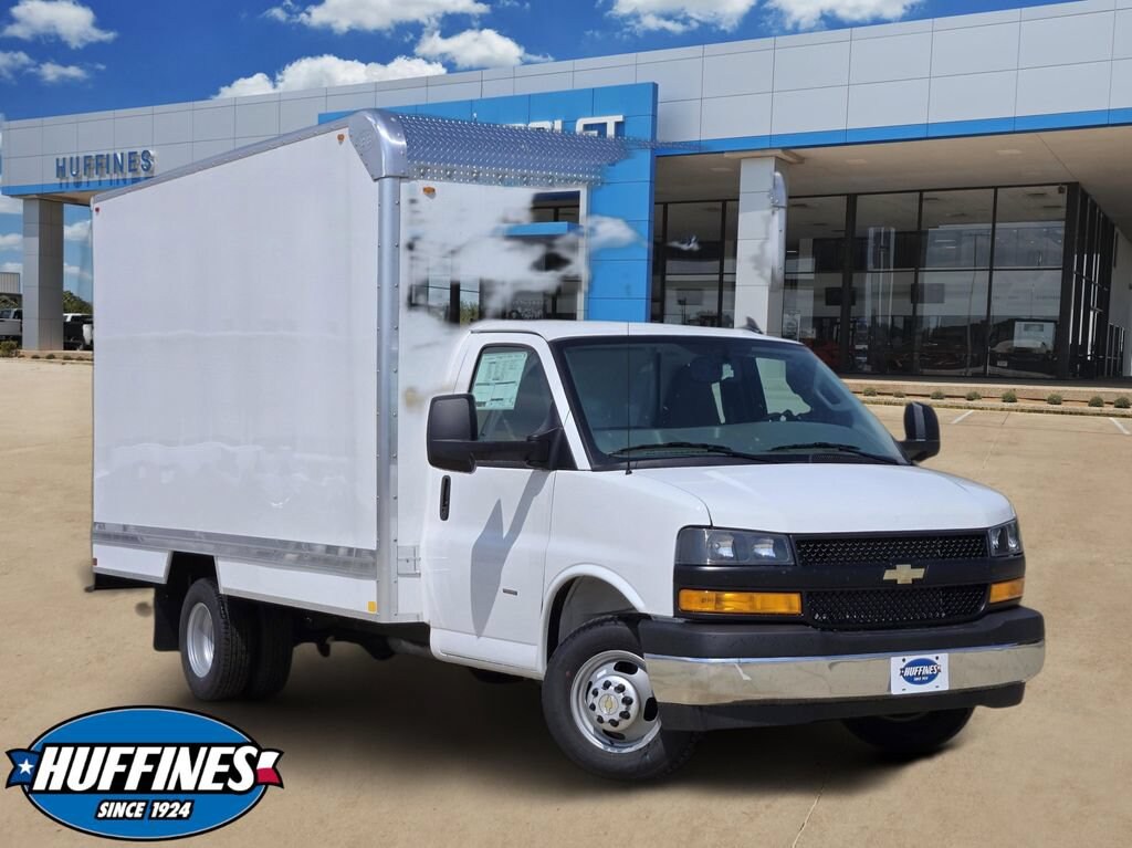 New 2026 Chevrolet Express Cutaway 3500 1WT Cutaway Van