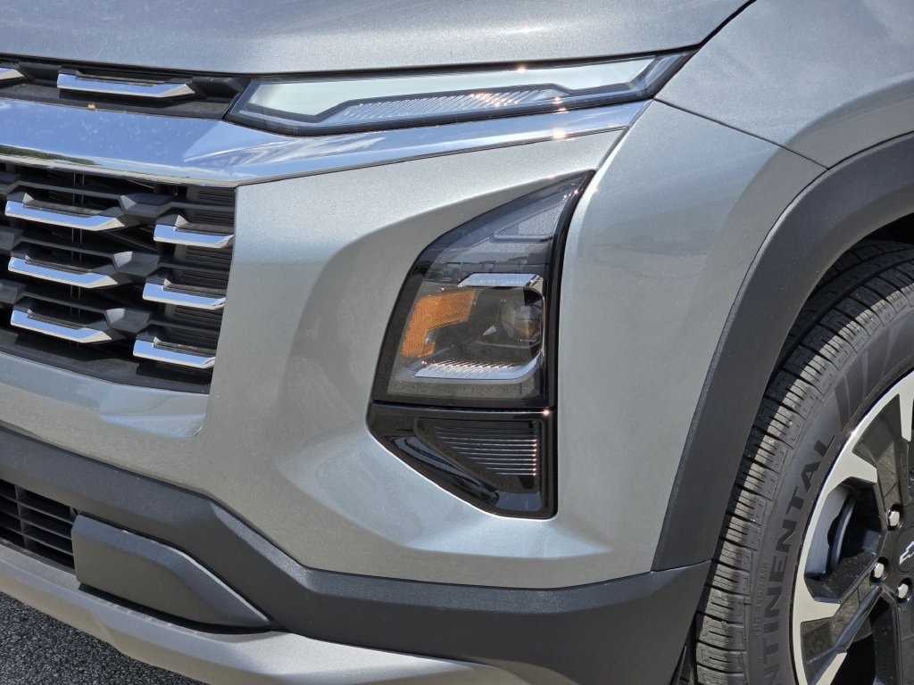 2027 Chevrolet Equinox LT - Photo 7