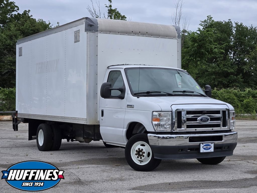 2022 Ford E-Series DRW E-450 Super Duty 176 in WB's photo