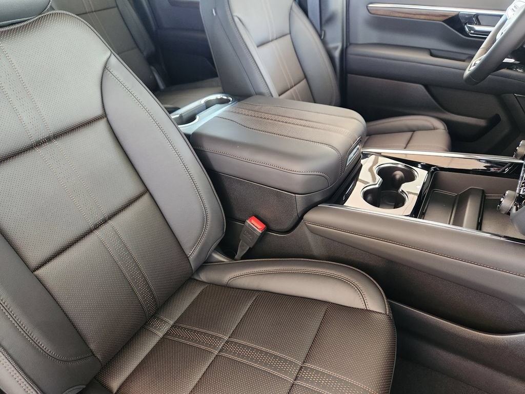 2026 Chevrolet Suburban High Country - Photo 12