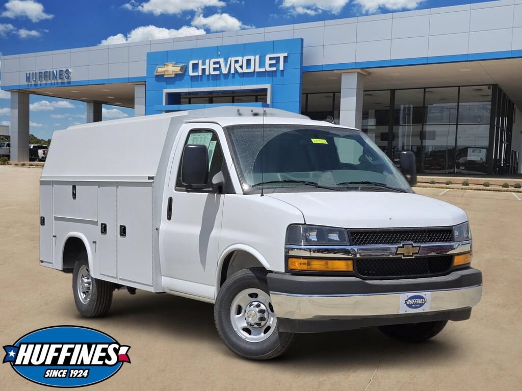 New 2026 Chevrolet Express Cutaway 3500 1WT Cutaway Van