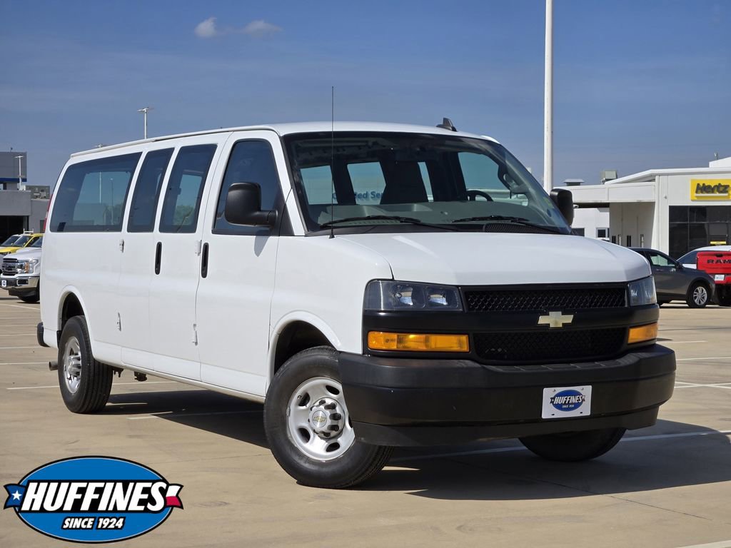 2023 Chevrolet Express 2500 Extended Work Van HD's photo