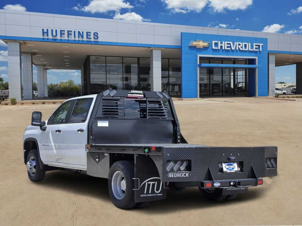 New 2025 Chevrolet Silverado 3500 HD Chassis Cab Work Truck Truck Crew Cab