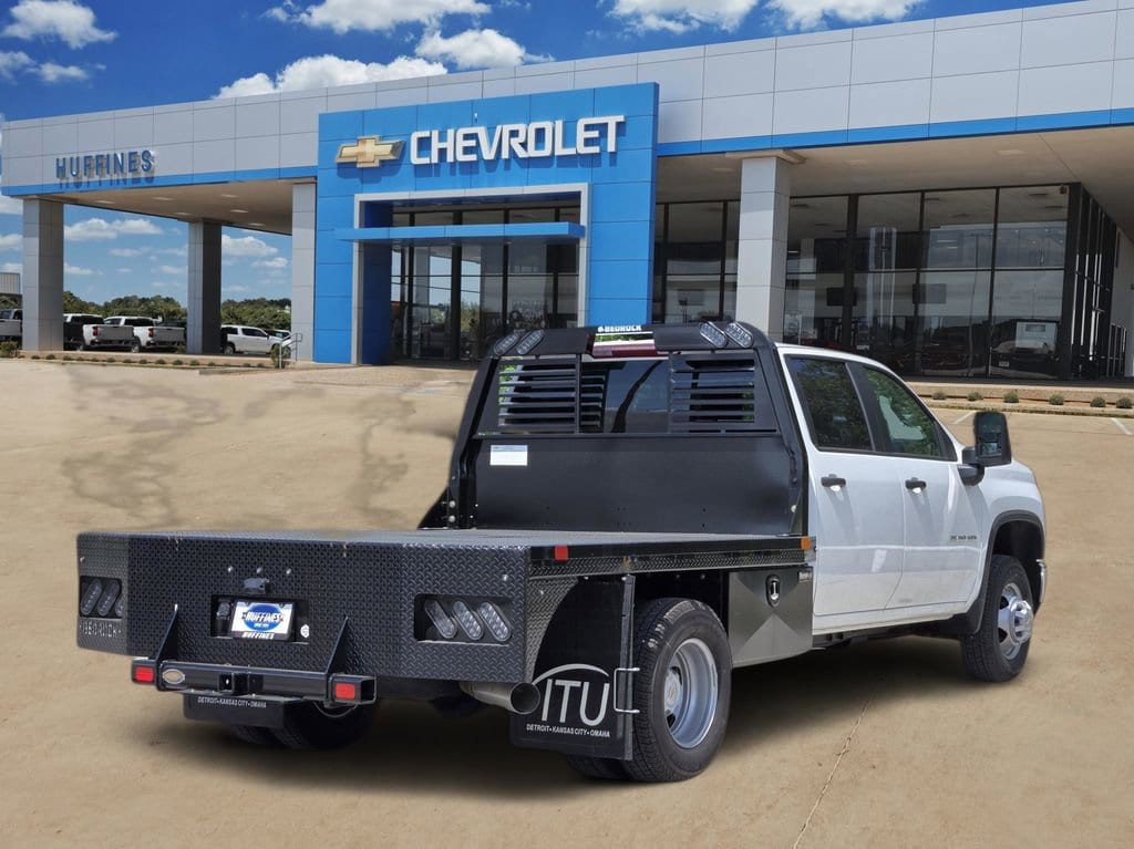 New 2025 Chevrolet Silverado 3500 HD Chassis Cab Work Truck Truck Crew Cab