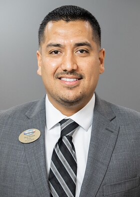 Staff member Oscar Gonzalez from f754b47e2cc1