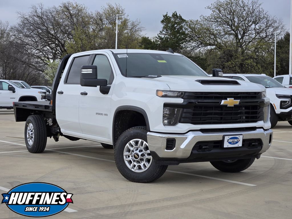 Summit White 2025 Chevrolet Silverado 3500HD Chassis Work Truck Crew Cab 4WD Pickup Truck Four-Wheel Drive Automatic