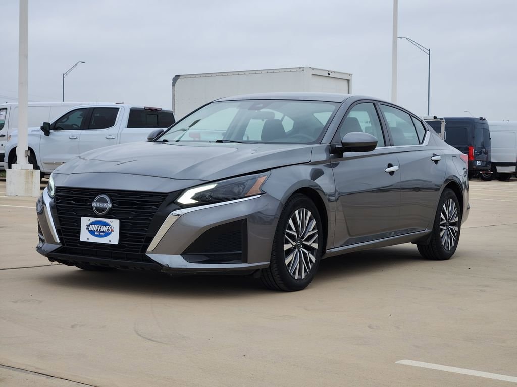 Used 2023 Nissan Altima 2.5 SV