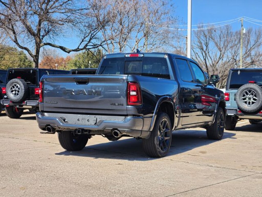 New 2026 Ram 1500 LARAMIE CREW CAB 4X4 5'7 BOX Pickup