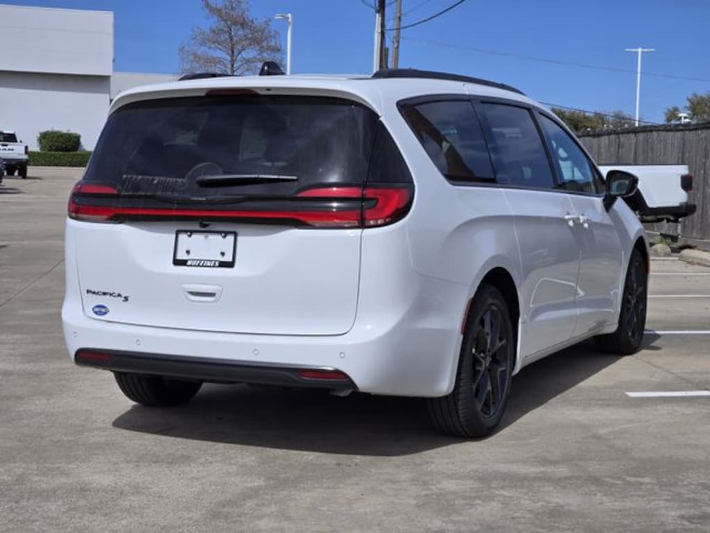 New 2026 Chrysler Pacifica SELECT Passenger Van
