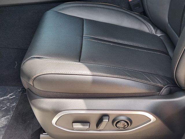 2026 Jeep Grand Wagoneer 85th Anniversary - Photo 18