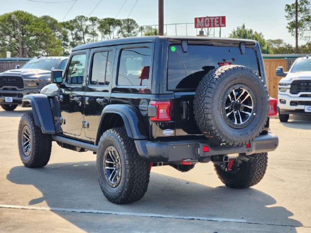 New 2026 Jeep Wrangler 4-DOOR RUBICON X Sport Utility