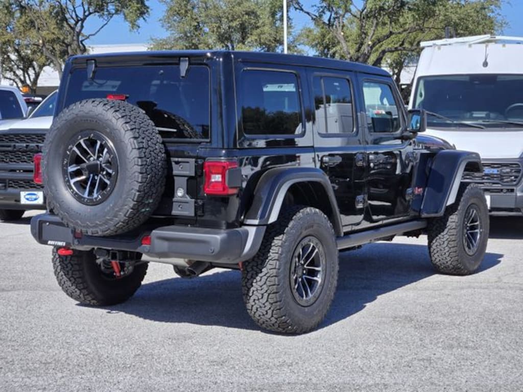 New 2026 Jeep Wrangler 4-DOOR RUBICON X Sport Utility
