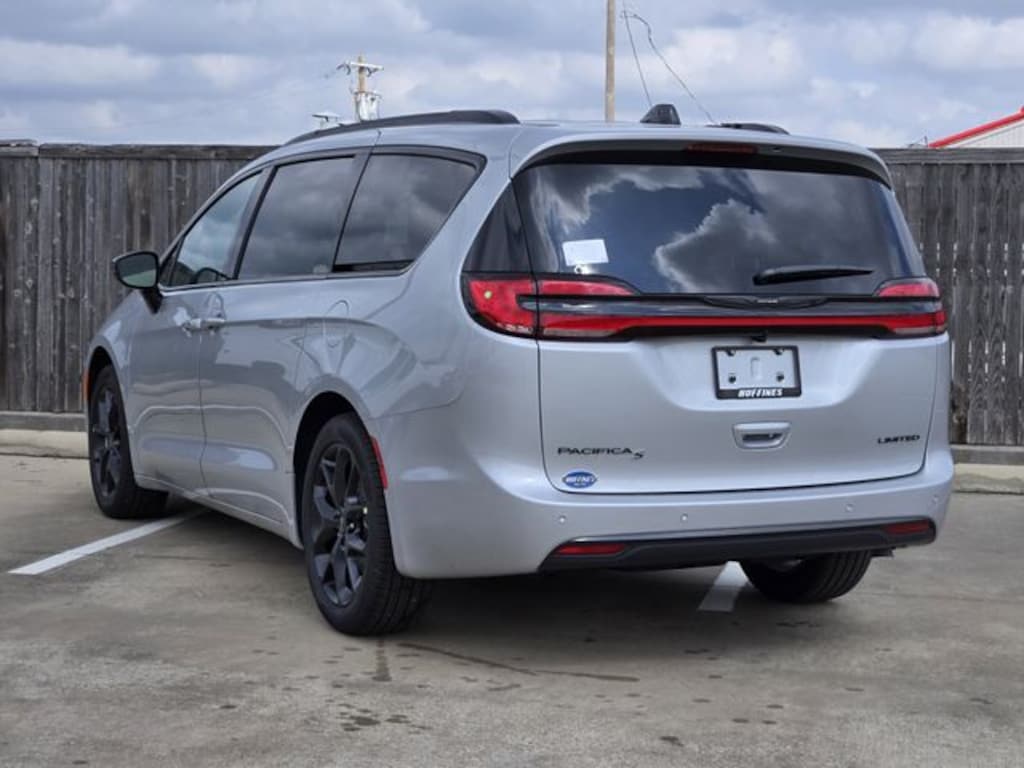 New 2026 Chrysler Pacifica LIMITED Passenger Van