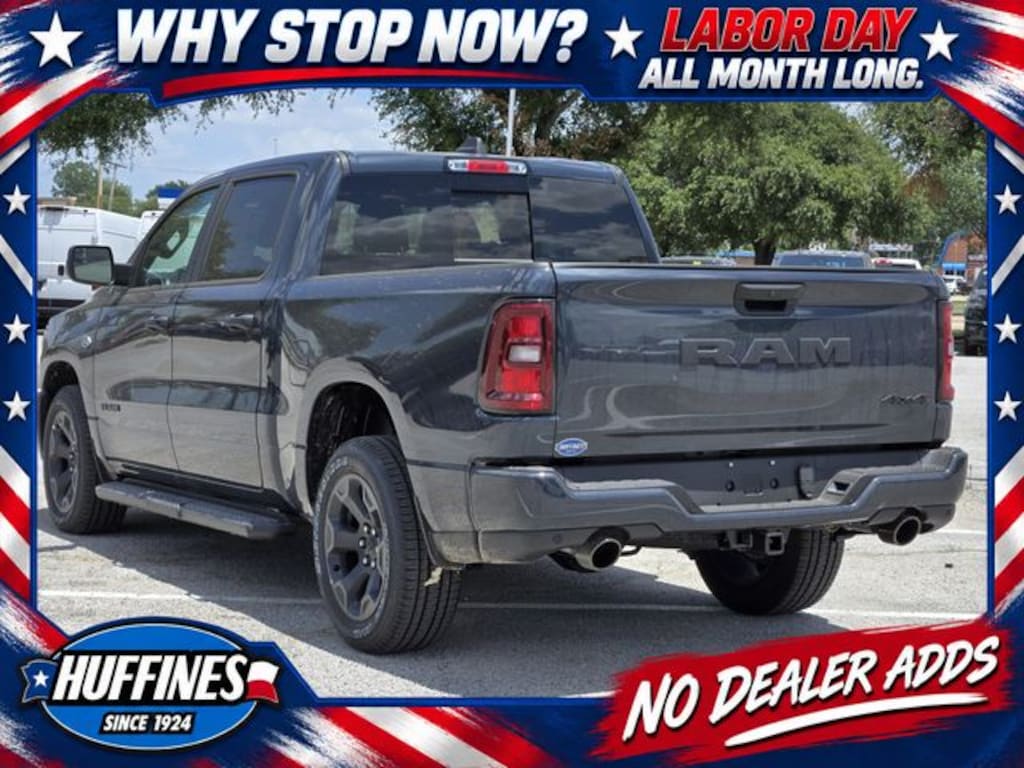 New 2026 Ram 1500 EXPRESS CREW CAB 4X4 5'7 BOX Pickup