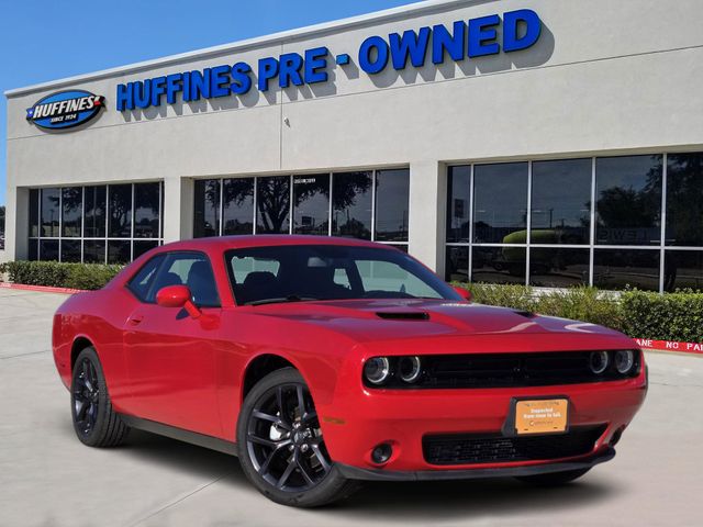 2021 Dodge Challenger SXT's photo