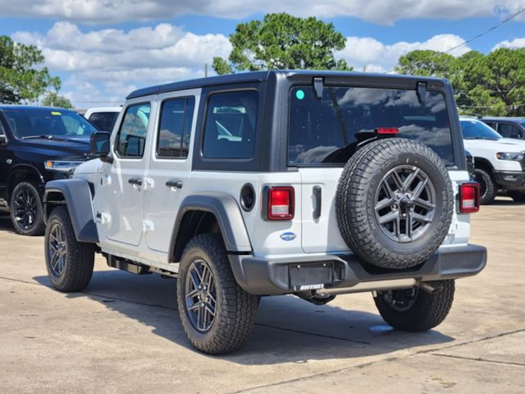New 2026 Jeep Wrangler 4-DOOR SPORT S Sport Utility