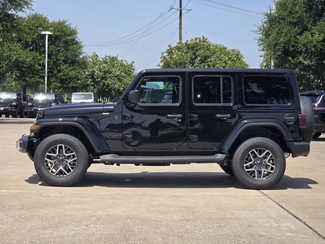 2025 Jeep Wrangler Sahara photo 4