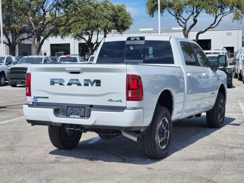 New 2026 Ram 2500 LARAMIE CREW CAB 4X4 6'4 BOX Pickup