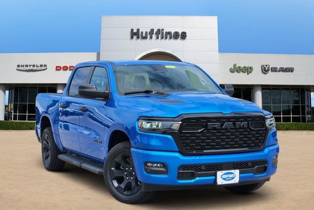 New 2026 Ram 1500 EXPRESS CREW CAB 4X4 5'7 BOX