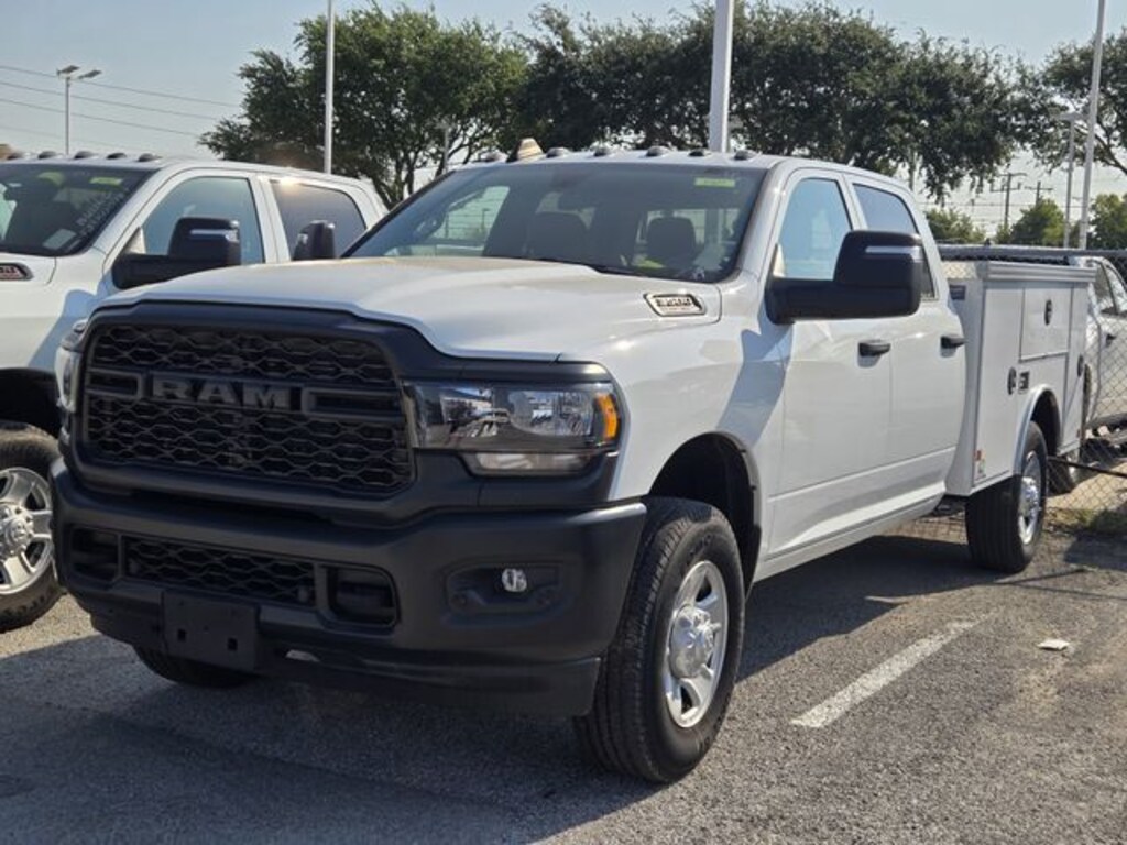 New 2023 Ram 3500 TRADESMAN CREW CAB 4X4 8' BOX Pickup