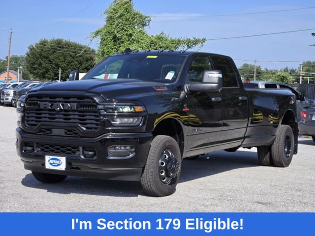 New 2026 Ram 3500 LONE STAR CREW CAB 4X4 8' BOX Pickup