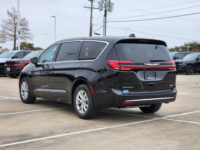 2025 Chrysler Pacifica photo 3