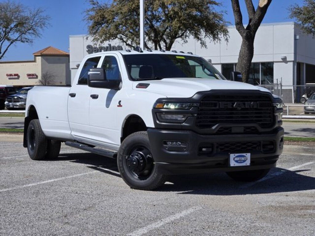 New 2026 Ram 3500 TRADESMAN CREW CAB 4X4 8' BOX Pickup