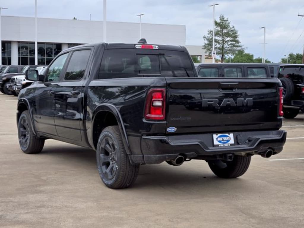 New 2026 Ram 1500 LONE STAR CREW CAB 4X2 5'7 BOX Pickup