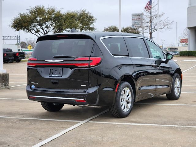 2025 Chrysler Pacifica photo 4