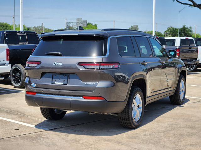 2025 Jeep Grand Cherokee Laredo photo 4