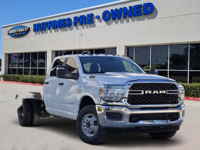 2024 Ram 3500 SLT Cab/Chassis