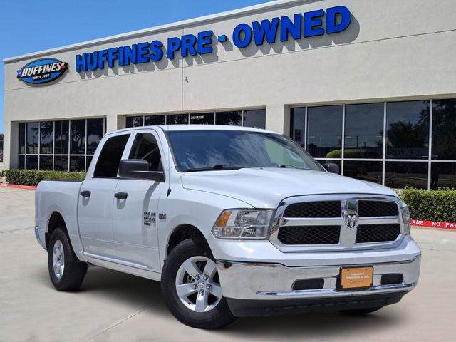 2022 RAM 1500 Classic Tradesman Crew Cab 5'7's photo