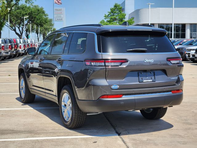 2025 Jeep Grand Cherokee Laredo photo 3