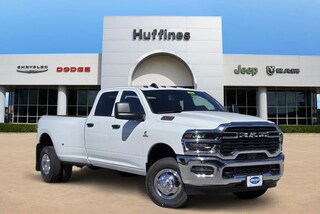 2026 Ram 3500 TRADESMAN CREW CAB 4X4 8' BOX Pickup
