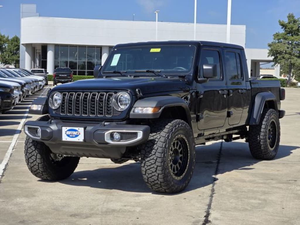 New 2025 Jeep Gladiator SPORT 4X4 Pickup