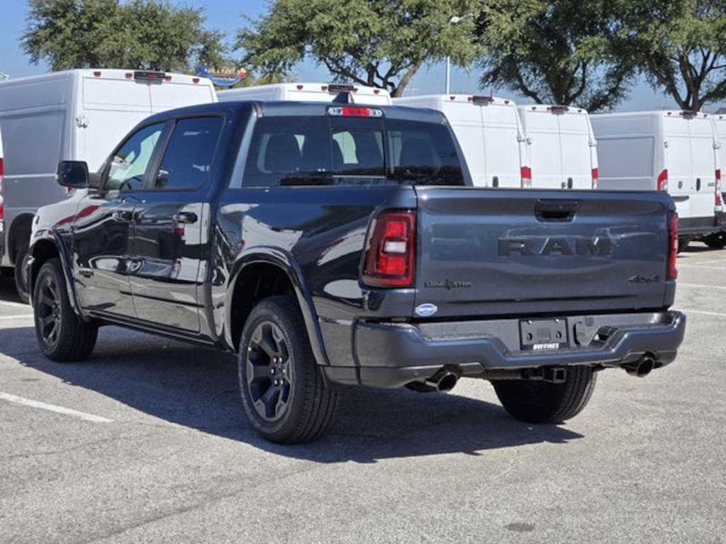New 2026 Ram 1500 LONE STAR CREW CAB 4X4 5'7 BOX Pickup