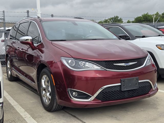 2018 Chrysler Pacifica Limited's photo