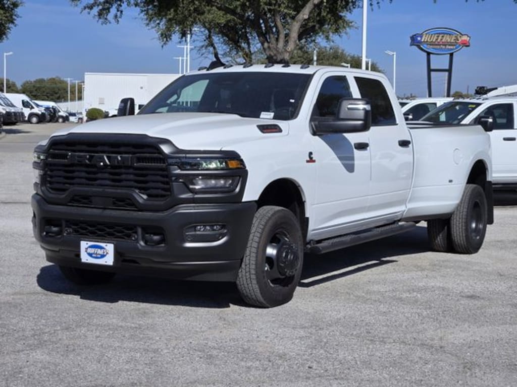 New 2026 Ram 3500 TRADESMAN CREW CAB 4X4 8' BOX Pickup