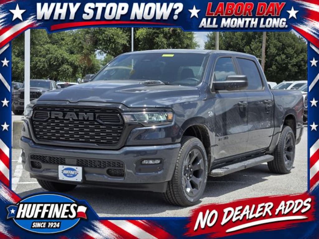 New 2026 Ram 1500 EXPRESS CREW CAB 4X4 5'7 BOX Pickup