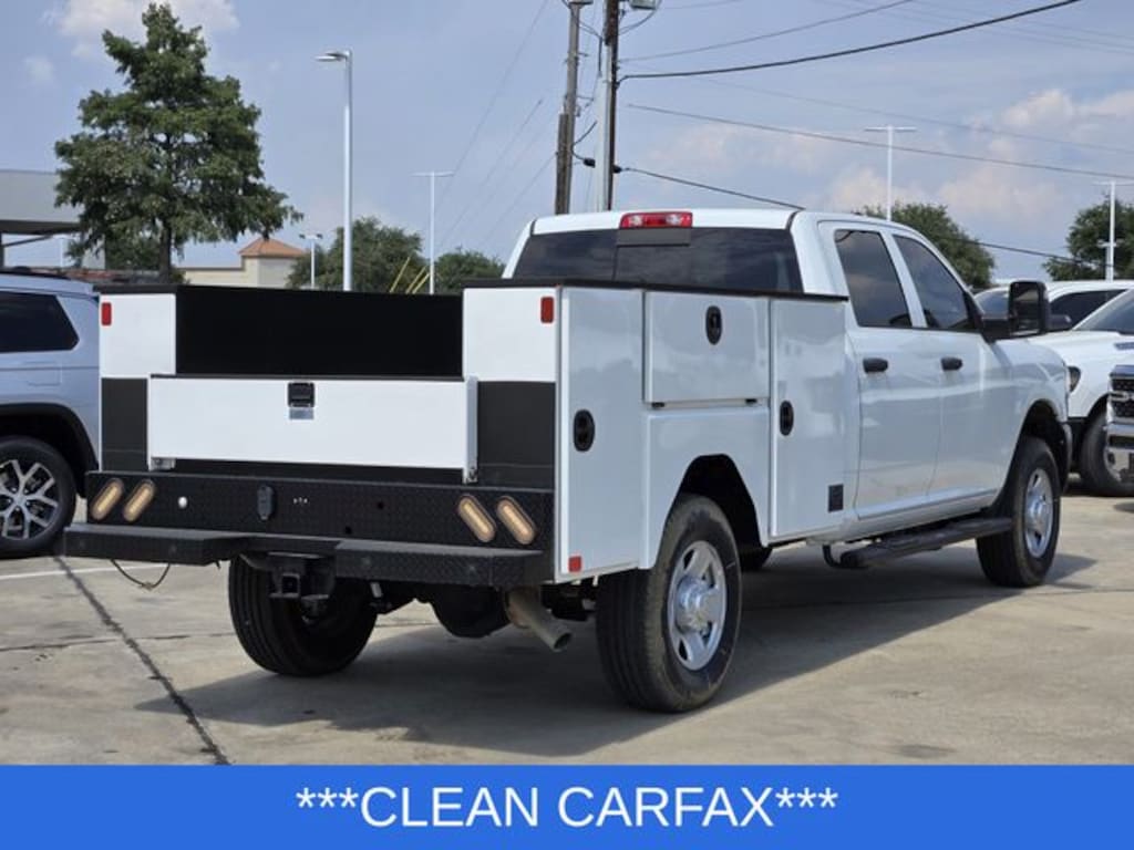 New 2023 Ram 3500 TRADESMAN CREW CAB 4X4 8' BOX Pickup