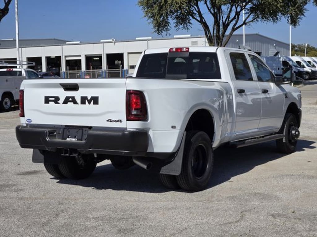 New 2026 Ram 3500 TRADESMAN CREW CAB 4X4 8' BOX Pickup