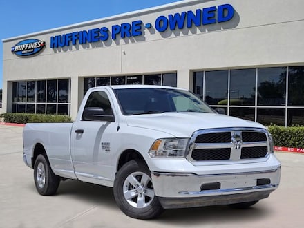 2023 Ram 1500 Classic SLT Truck