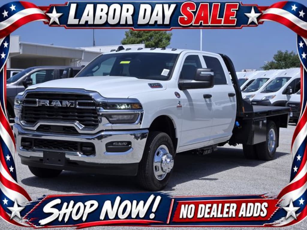 New 2026 Ram 3500 TRADESMAN CREW CAB CHASSIS 4X4 60' CA Pickup
