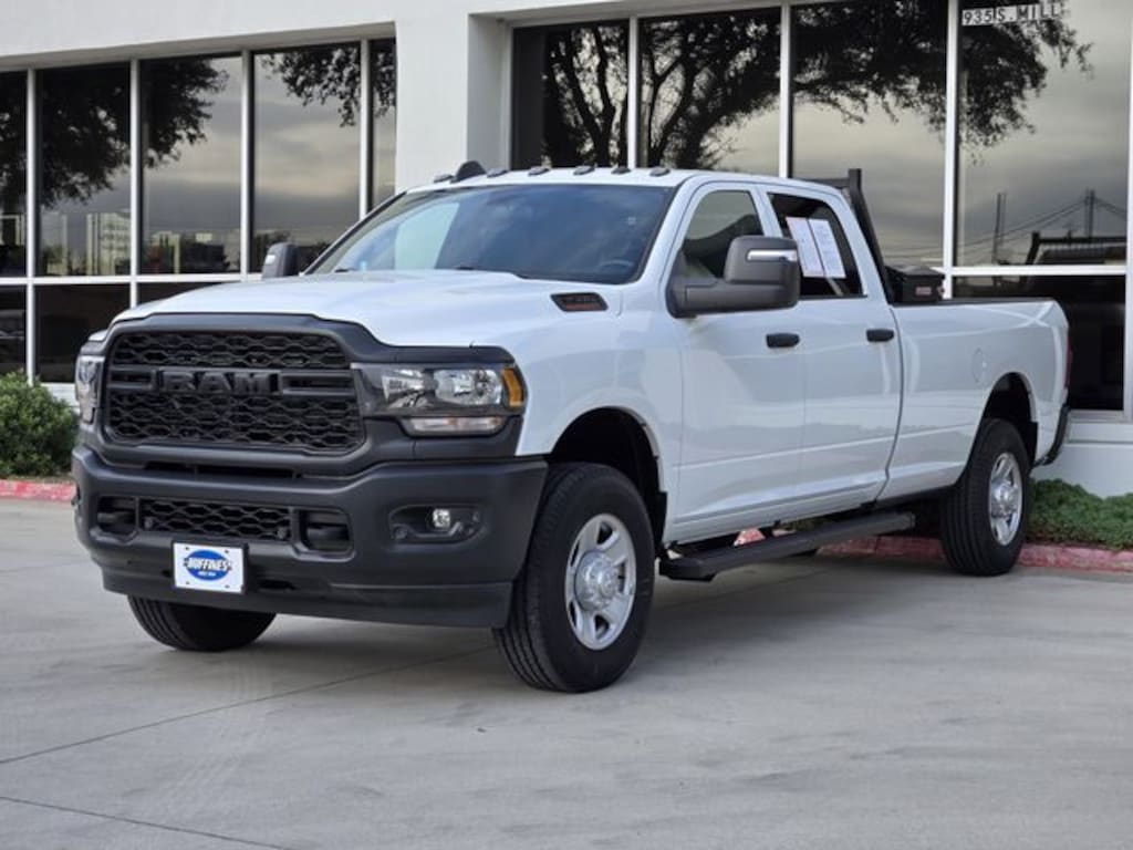 New 2023 Ram 3500 TRADESMAN CREW CAB 4X4 8' BOX Pickup